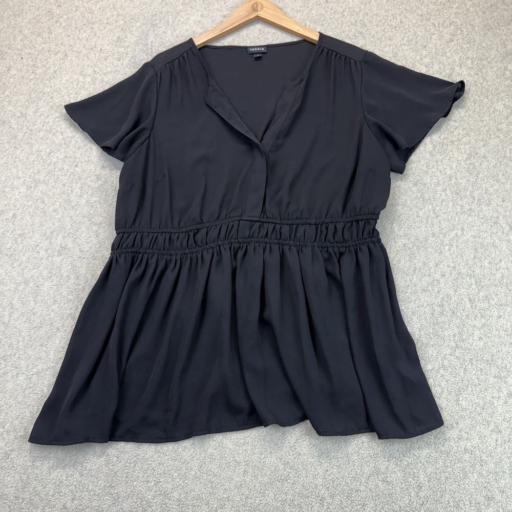 Torrid Women's Black Short Sleeve V Neck Empire Waist Top Size 1